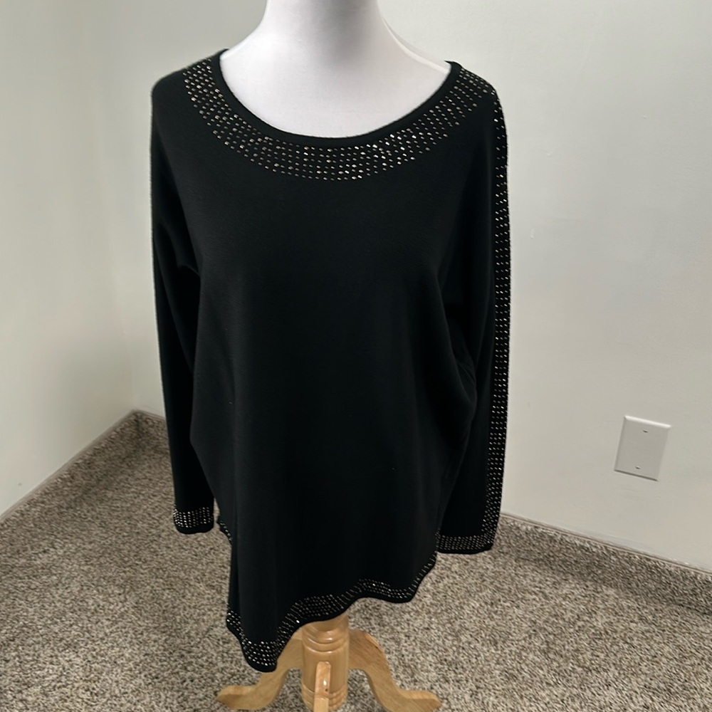 🍏 NWT Oliver Rhinestone Detail Tunic Sweater